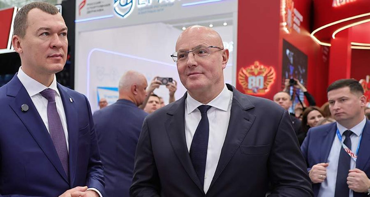 Вице-премьер Дмитрий Чернышенко помог потерявшему сознание юному баскетболисту в Красноярске